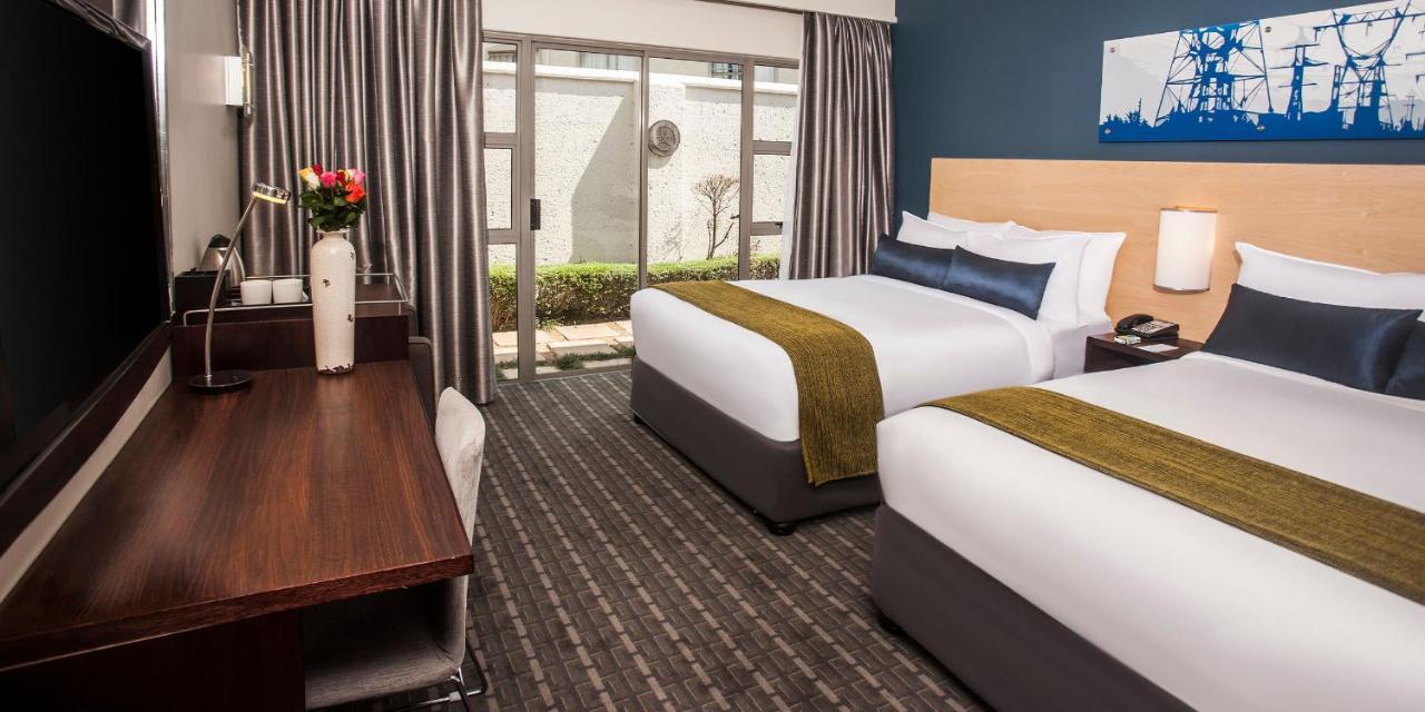 Blackrock Hotel Newcastle Bagian luar foto